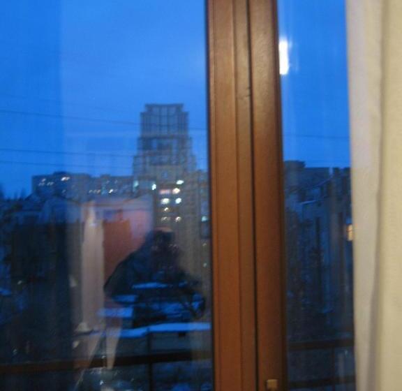 اتاق استاندارد, Diplomat Apart