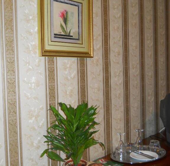 اتاق استاندارد, Diplomat Apart