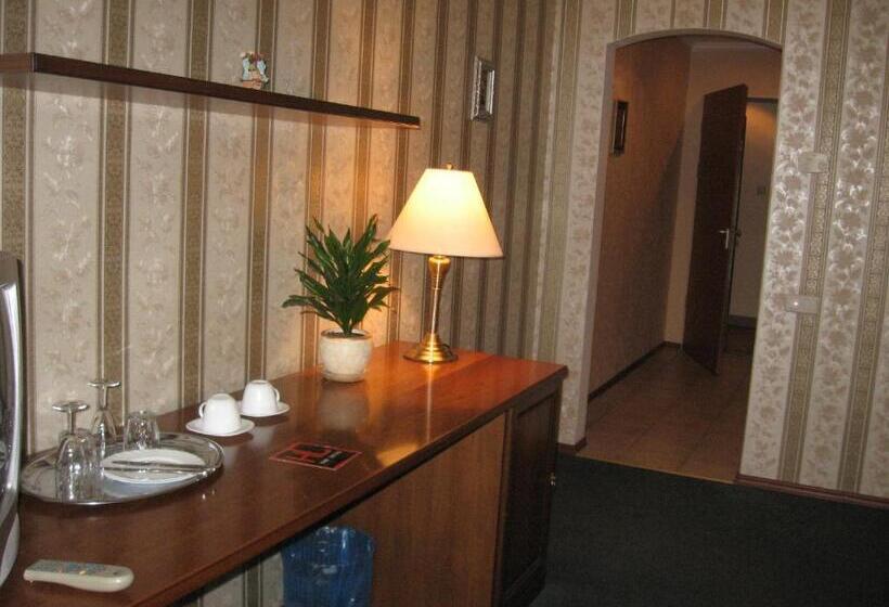 اتاق استاندارد, Diplomat Apart