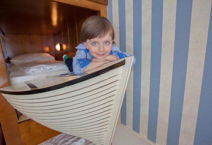 Семейный Номер, 4 Sterne Superior Erlebnishotel Bell Rock, Europa Park Freizeitpark & Erlebnis Resort