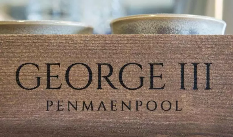 اتاق لوکس خانوادگی, George Iii