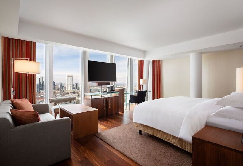 جناح جونيور, Jw Marriott Hotel Frankfurt