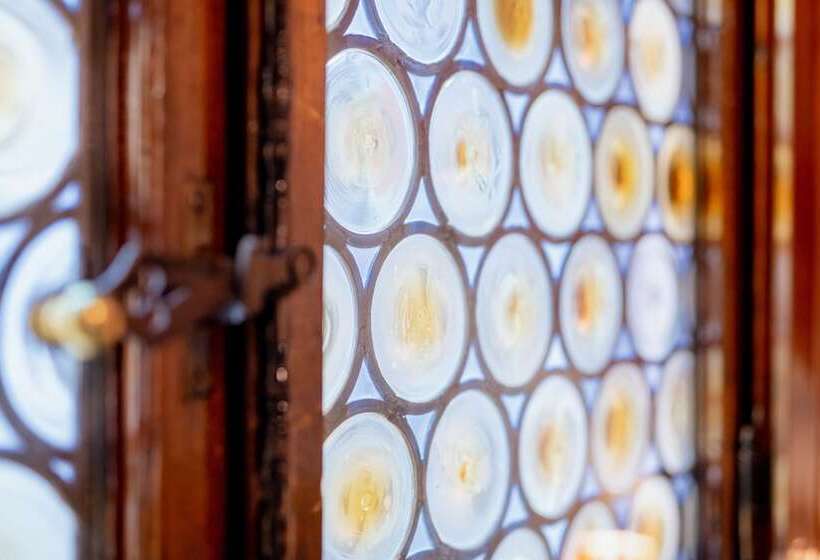 اتاق استاندارد, L'antica Bifore