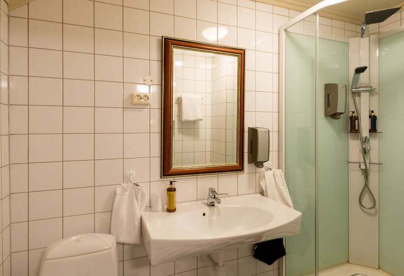 Семейный Номер, Lillesand Hotel Norge