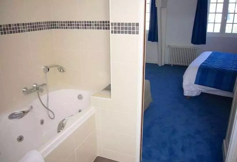 コンフォートルーム, Logis Hotel, Restaurant Et Spa Le Relais De Broceliande