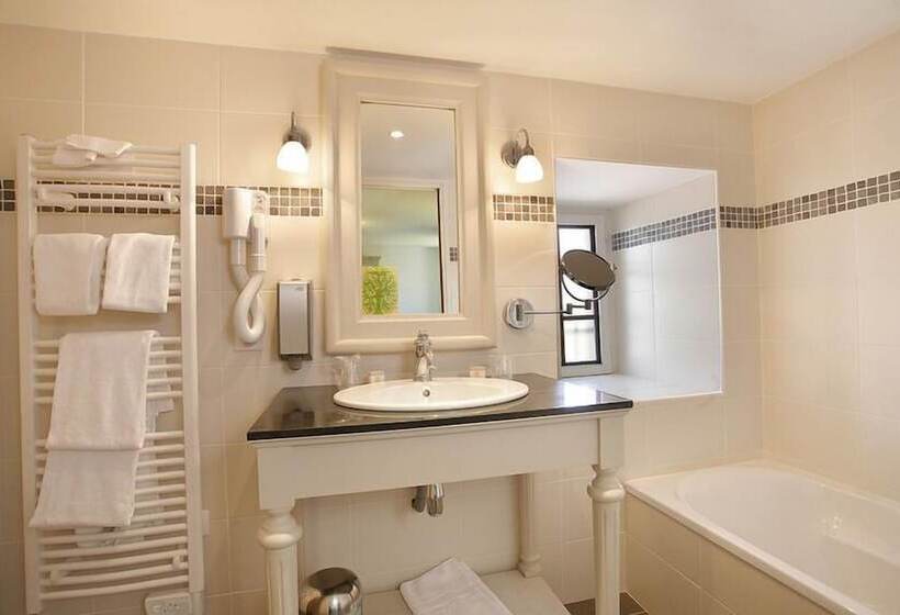 수피리어 룸, Logis Hotel, Restaurant Et Spa Le Relais De Broceliande