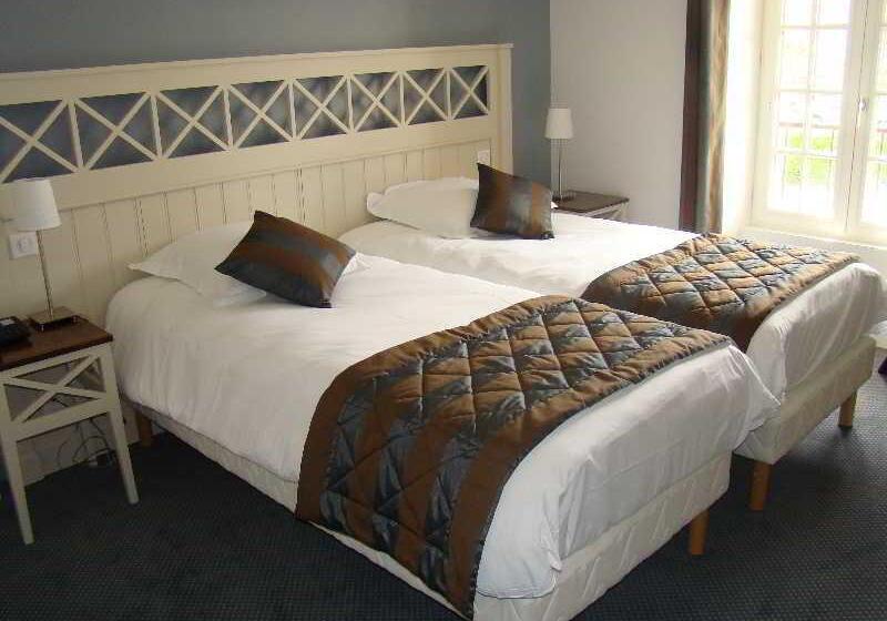 컴포트 트리플 룸, Logis Hotel, Restaurant Et Spa Le Relais De Broceliande