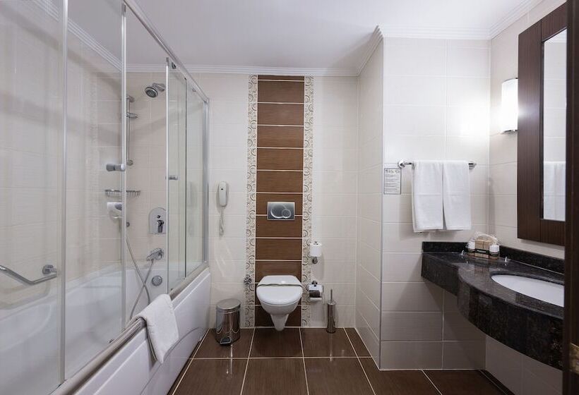 اتاق لوکس با چشم‌انداز دریا, Megasaray Westbeach Antalya