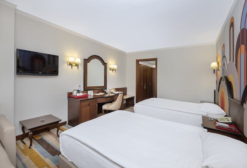 اتاق لوکس با چشم‌انداز شهر, Megasaray Westbeach Antalya