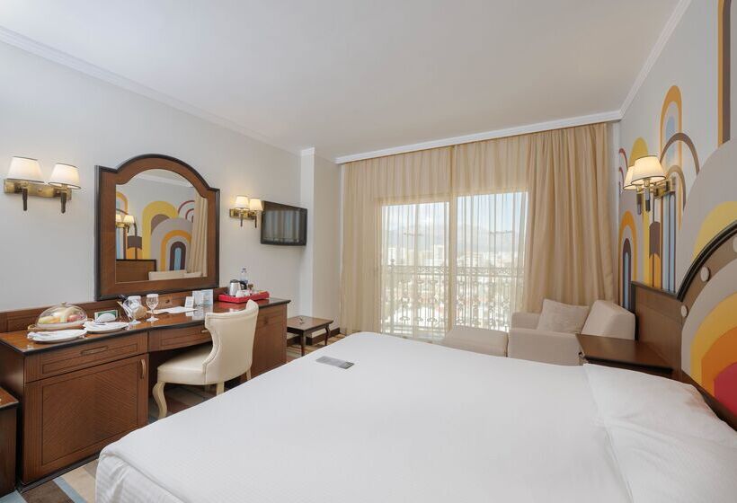 اتاق لوکس با چشم‌انداز شهر, Megasaray Westbeach Antalya