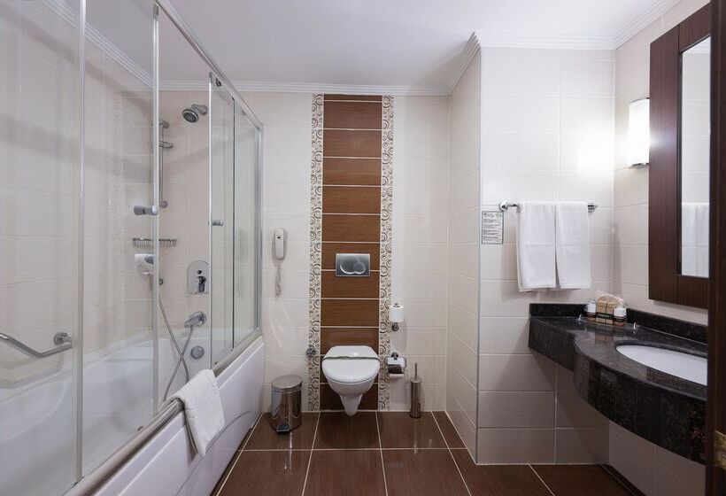 اتاق لوکس با چشم‌انداز شهر, Megasaray Westbeach Antalya