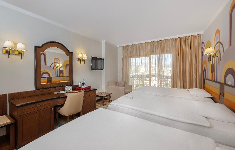 اتاق لوکس سه تخته, Megasaray Westbeach Antalya