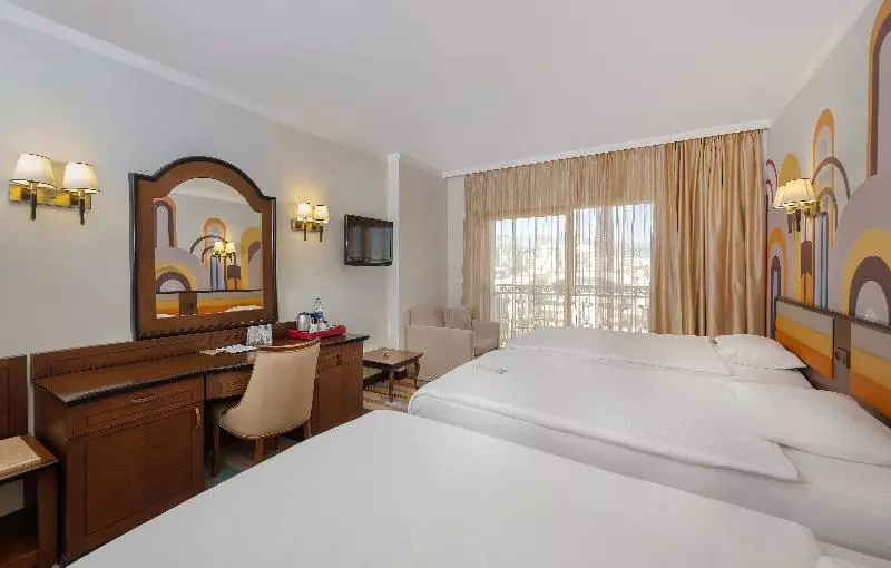 Deluxe Triple Room, Megasaray Westbeach Antalya