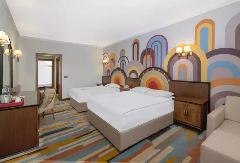 Family Room Side Sea View, Megasaray Westbeach Antalya