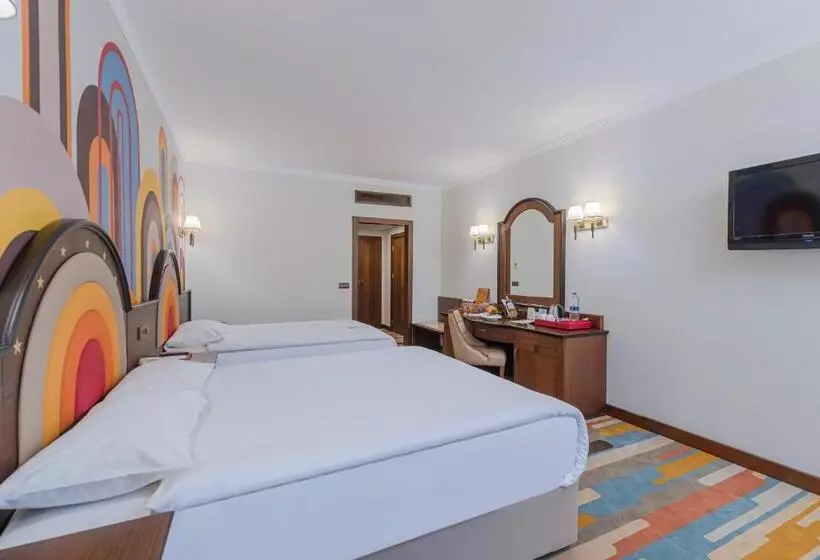 Deluxe Triple Room Sea View, Megasaray Westbeach Antalya