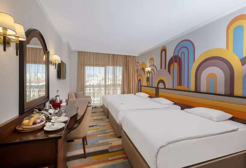 Deluxe Triple Room, Megasaray Westbeach Antalya