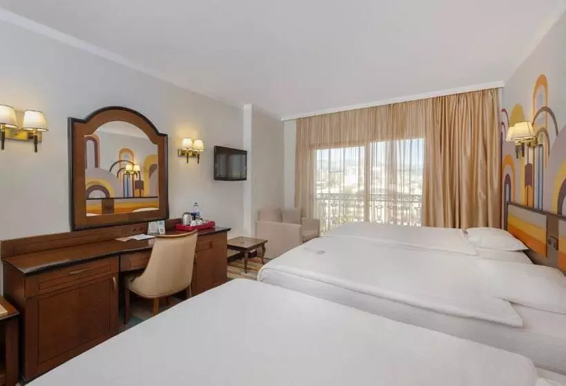 Deluxe Triple Room, Megasaray Westbeach Antalya