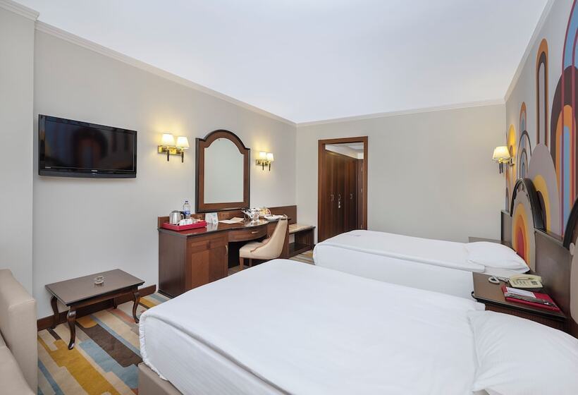 اتاق لوکس سه تخته, Megasaray Westbeach Antalya