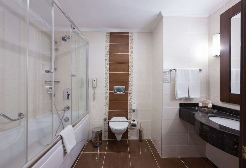 اتاق لوکس سه تخته, Megasaray Westbeach Antalya