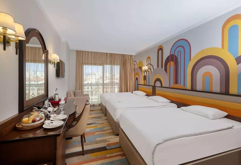 Deluxe Triple Room, Megasaray Westbeach Antalya