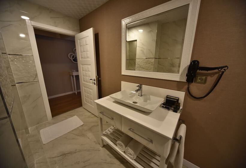 سوییت اجرایی, North Point