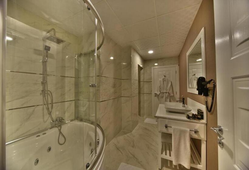 سوییت اجرایی, North Point