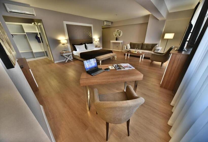 سوییت اجرایی, North Point