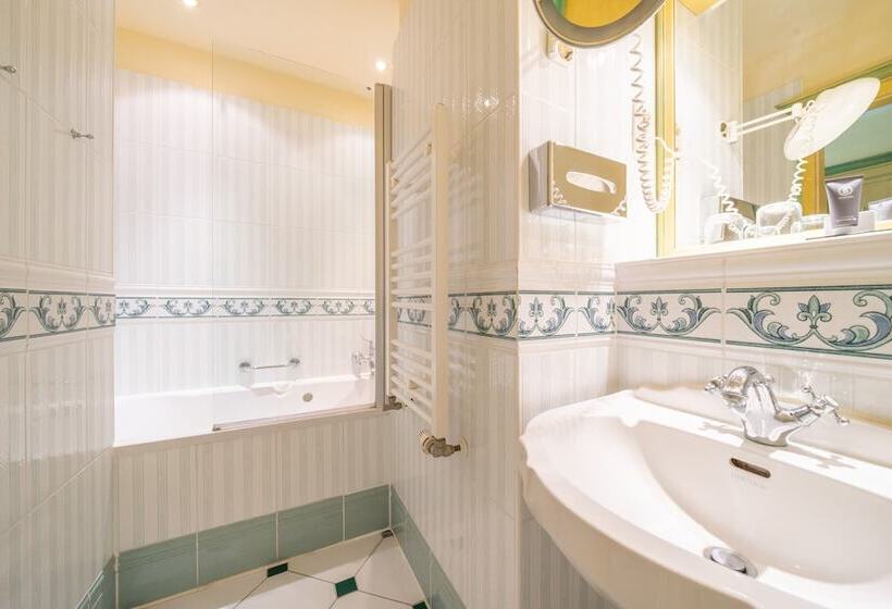 סוויטת ג'וניור נוף לים, Rugard Thermal Strand