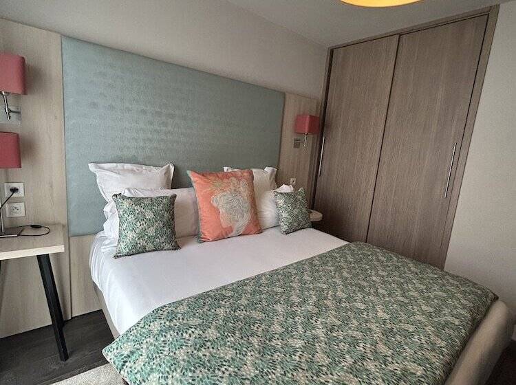 Студия Стандарт, Residhome Paris Guyancourt