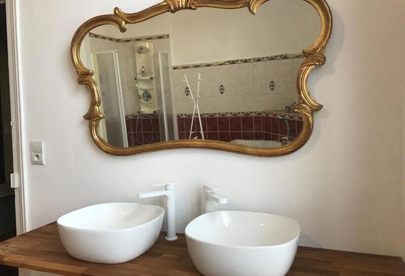 Standard room with outdoor bath, Augustodun Home