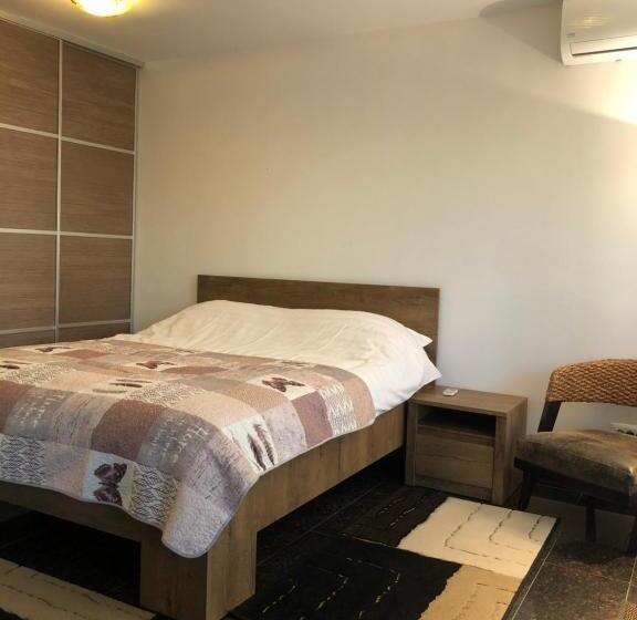 اتاق استاندارد, Studio