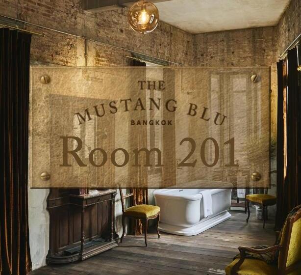 اتاق لوکس, The Mustang Blu