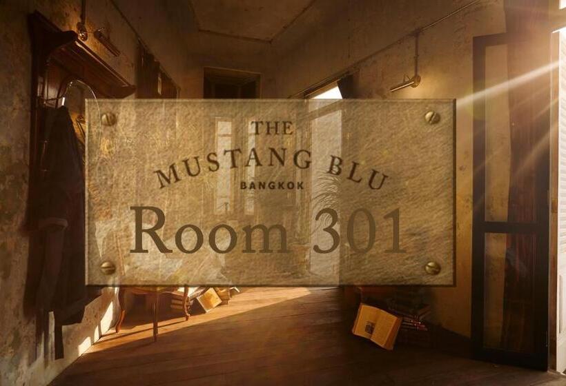 اتاق لوکس با بالکن, The Mustang Blu