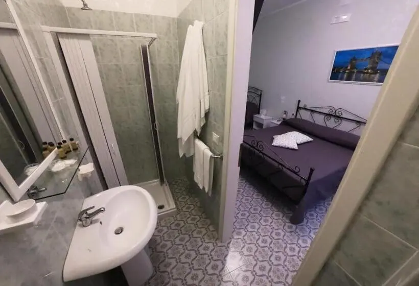 اتاق استاندارد سه نفره, Le Stanze Di Ricci   Affittacamere Low Cost