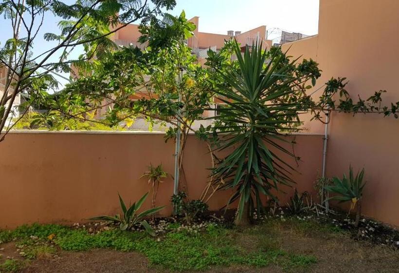 Апартаменты 1 Спальня Вид на Сад, Strelitzia Park