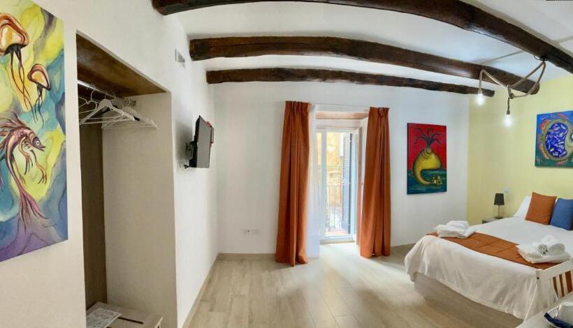 اتاق سوپریور خانوادگی, A Room De Scugnizzi