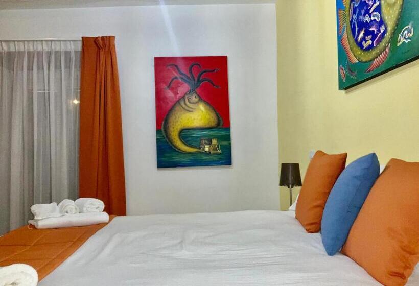 اتاق سوپریور خانوادگی, A Room De Scugnizzi