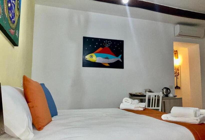 اتاق سوپریور خانوادگی, A Room De Scugnizzi