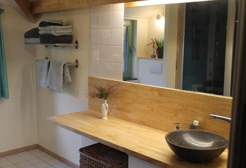 ２ベッドスイートルーム, Beau Reg Art