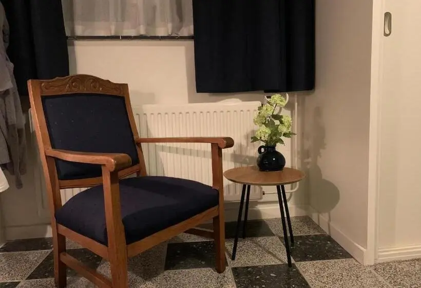 デラックスルーム, Het Rode Pakhuis