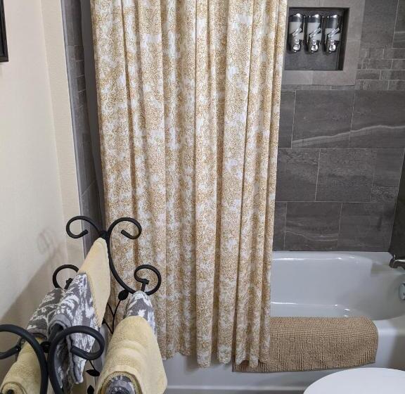 اتاق استاندارد با تخت بزرگ, Kilauea House