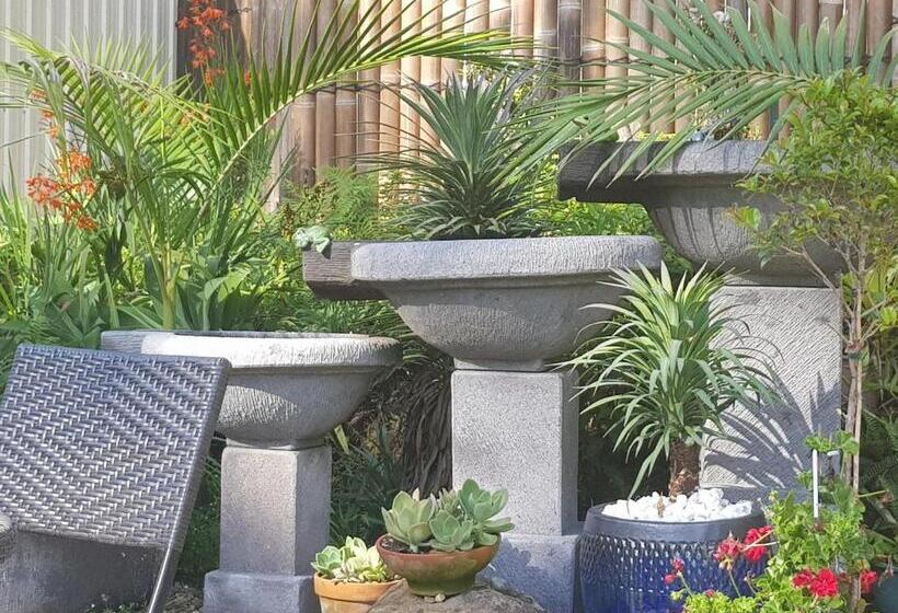 Люкс Повышенной Комфортности, Mapleton Peaceful Provence Bnb