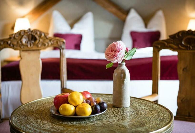 إستوديو قياسى سرير كينج, Magdalenengut Studios Und Suiten