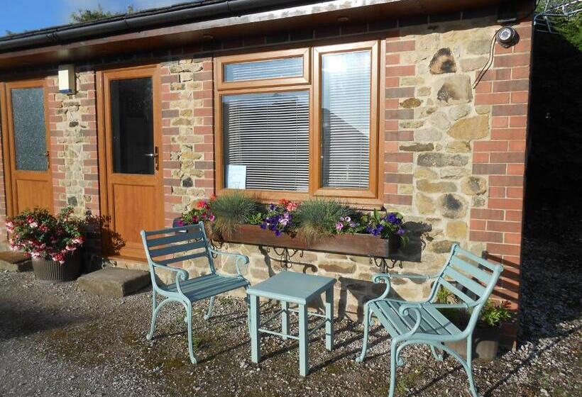 带大床的豪华间, Callwood Farm Annex Guest Room