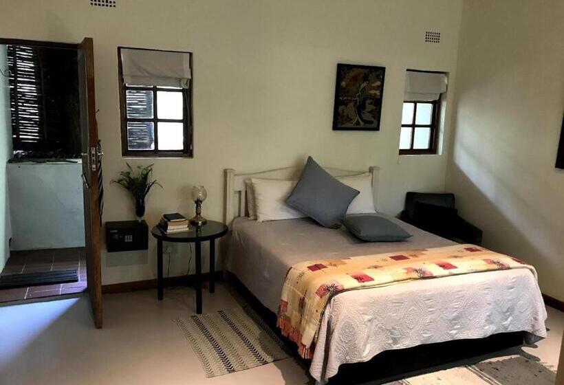 标准三人间, Old Joe S Kaia