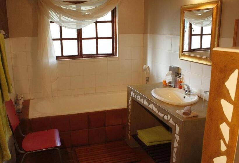 家庭间, Old Joe S Kaia