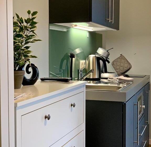 Апартаменты 2 Спальни, Triple A³