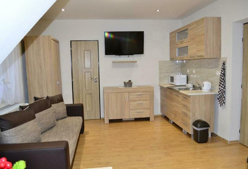 سوییت, Ubytovanie Athéna