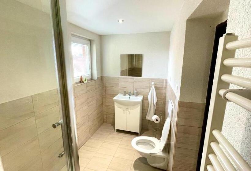 سوییت, Ubytovanie Athéna