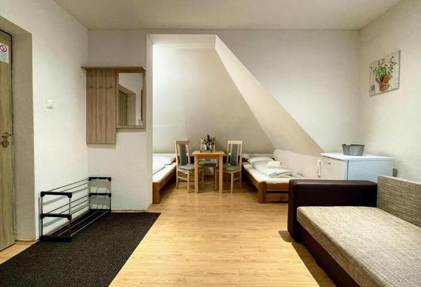 سوییت, Ubytovanie Athéna